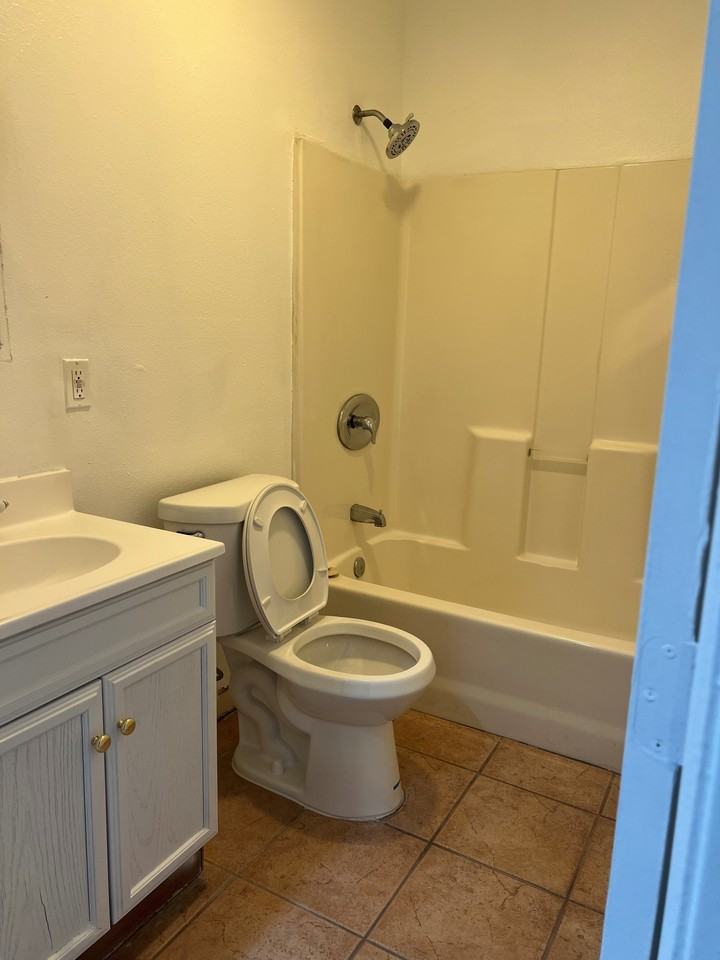 4436 Woodman Avenue #3 - Photo 7 of 9