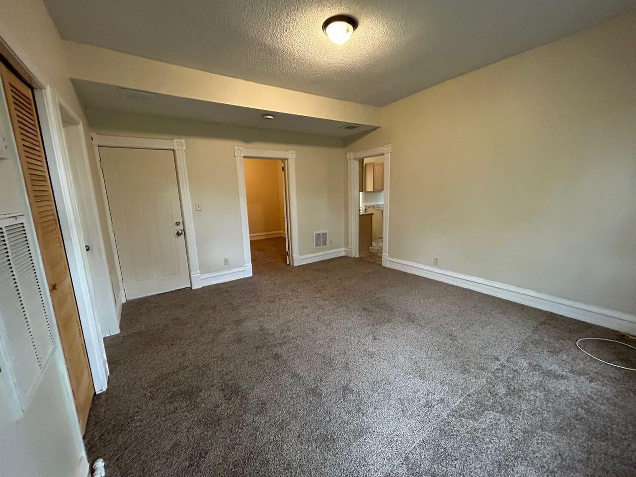 666 Sims Ave - Photo 5 of 25