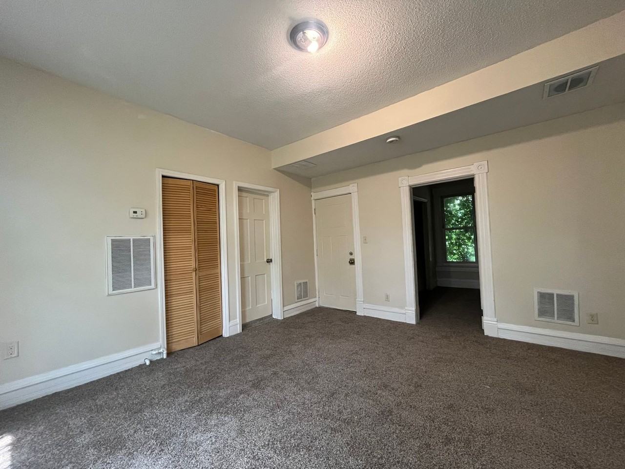 666 Sims Ave - Photo 7 of 25