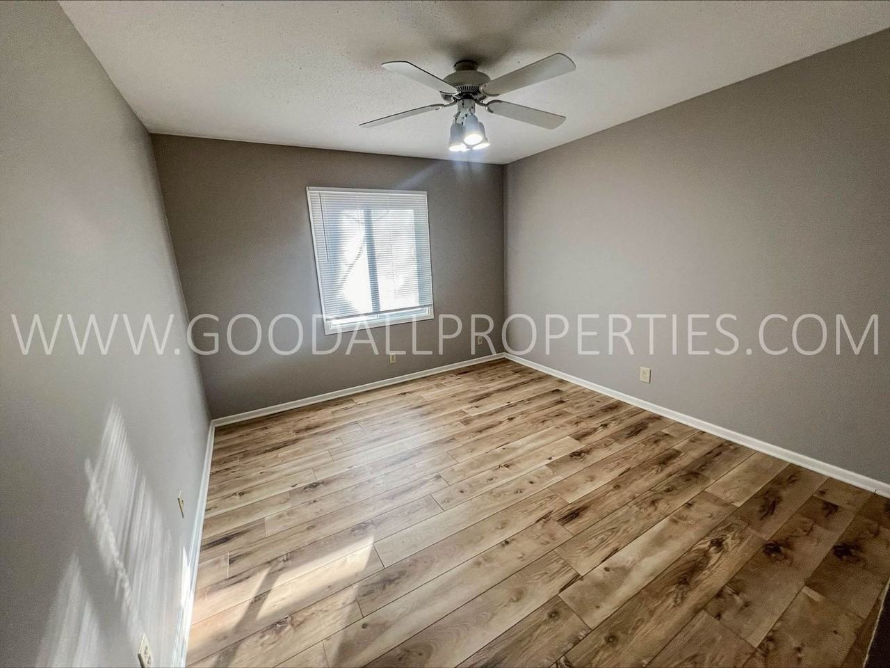 2087 Nw Hickory Ln - Photo 6 of 11