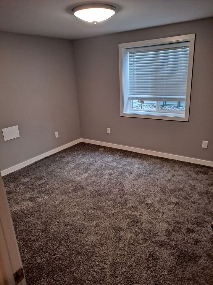 7660 Grover St - Photo 7 of 12