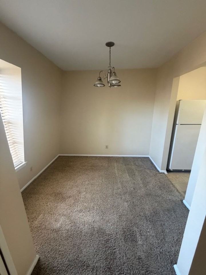 3824 Country Club Road - Photo 4 of 10