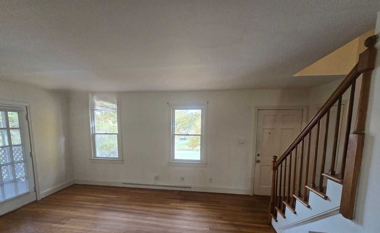 425 Beauregard Ave - Photo 3 of 5