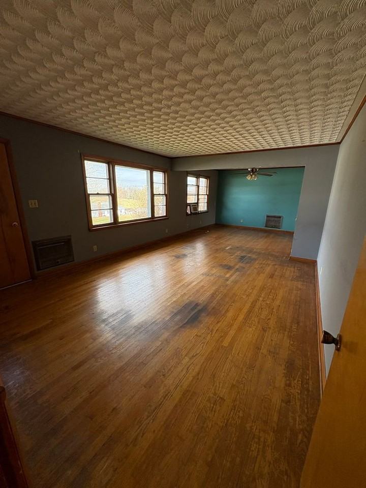 120 Harper Drive - Photo 2 of 9