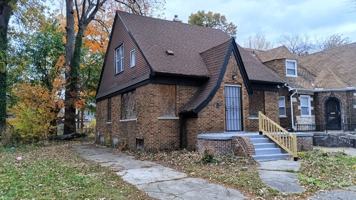 featured image of 15857 Evanston St