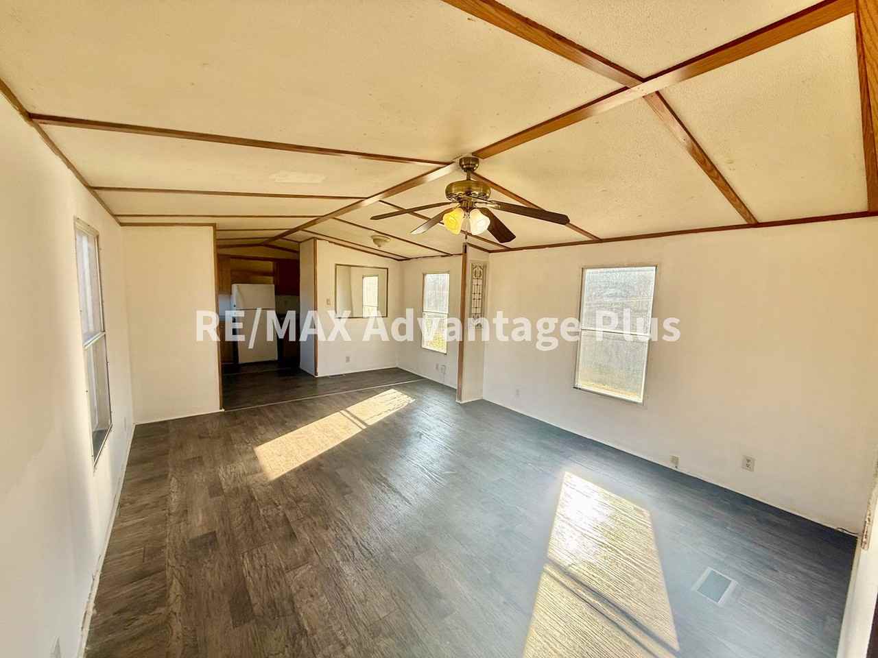 172 Jenkins Dr - Photo 3 of 20