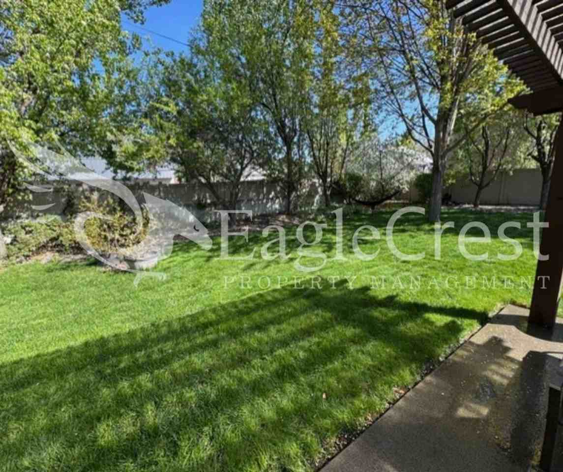 600 E Alder St - Photo 5 of 24