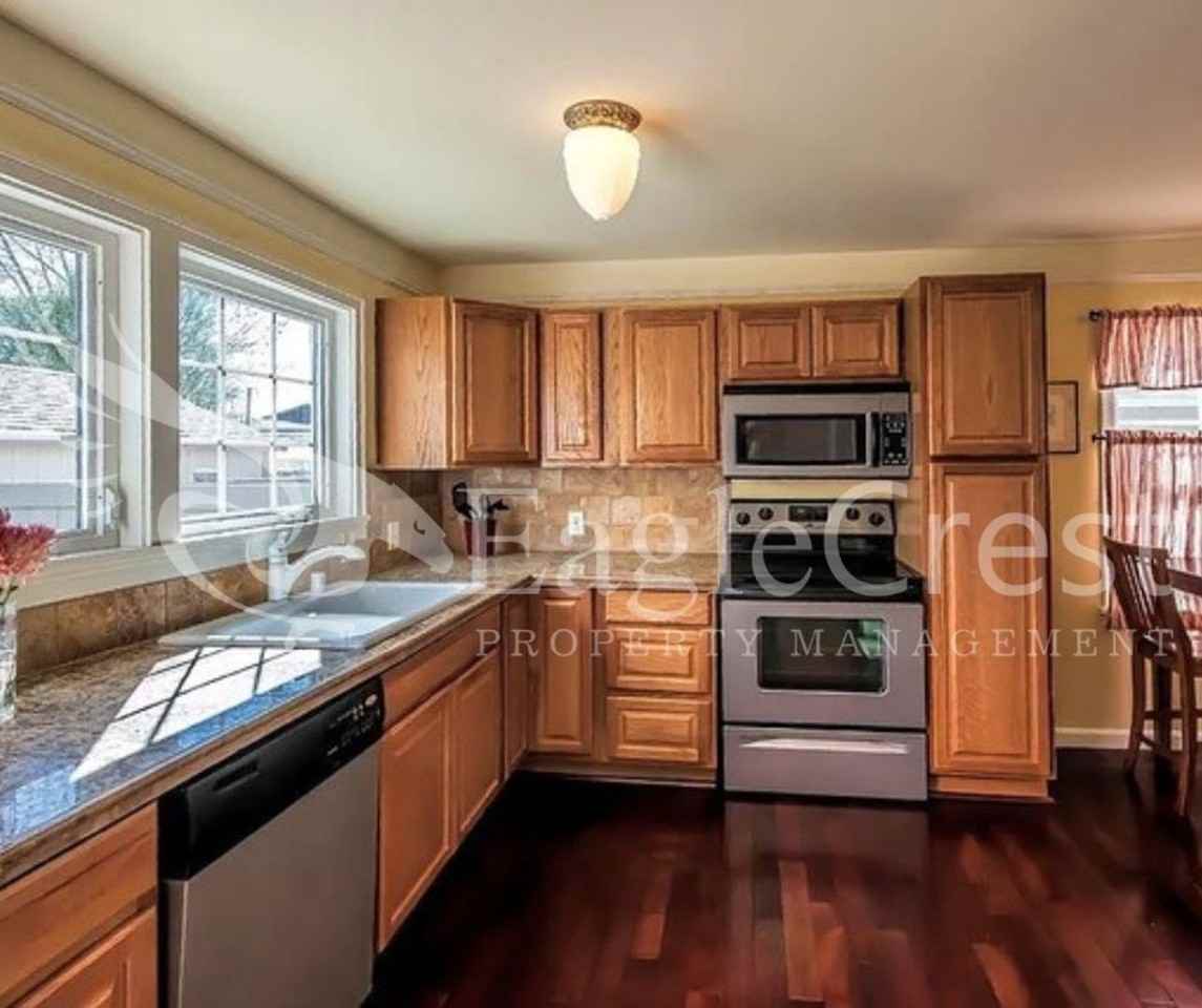 600 E Alder St - Photo 7 of 24