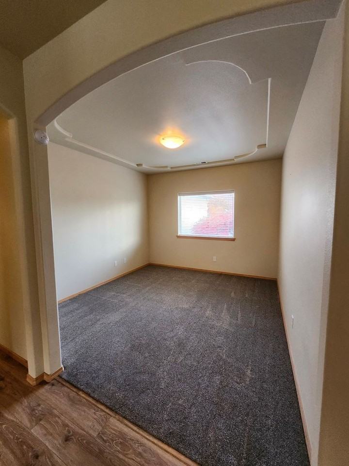 1668 Venus Cir - Photo 5 of 24