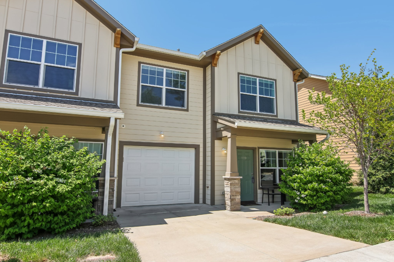 1110 Lynwood Forest Rd - Photo 2 of 29