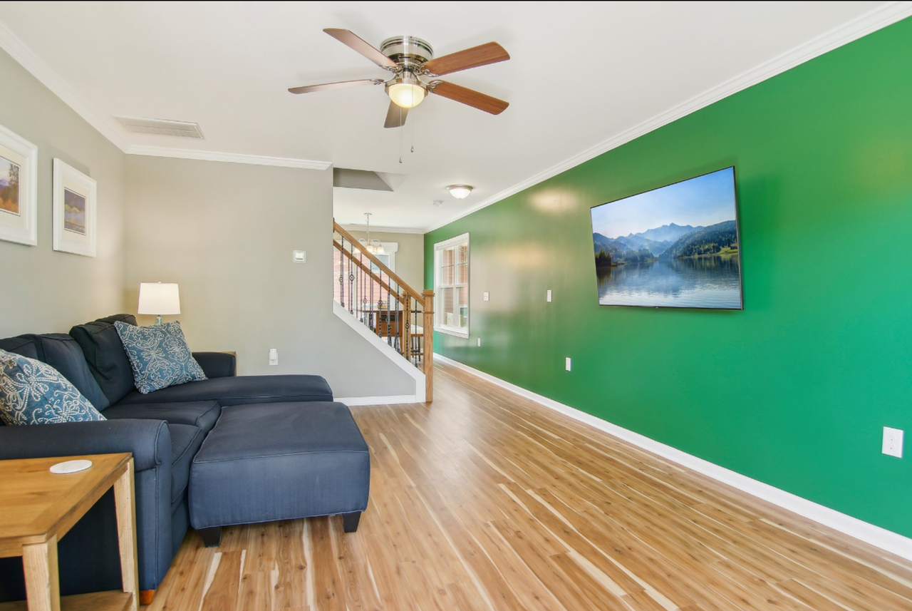 1110 Lynwood Forest Rd - Photo 6 of 29