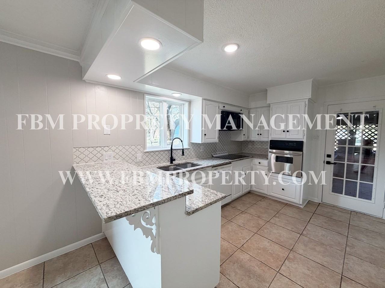 509 Lake Park Ave - Photo 7 of 34