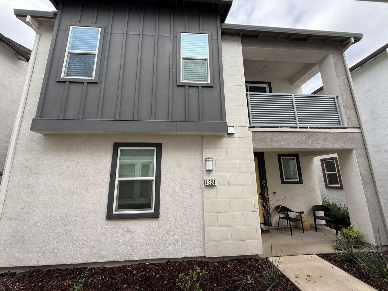 4224 Ocean Ln - Photo 2 of 27