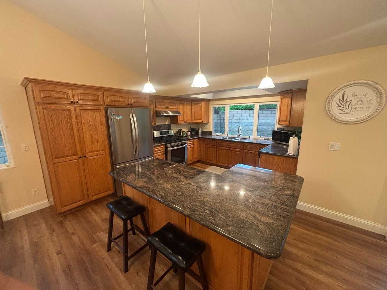 1030 Winston Ct - Photo 6 of 18