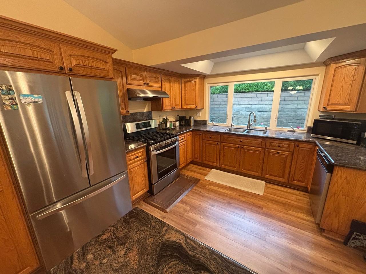 1030 Winston Ct - Photo 7 of 18