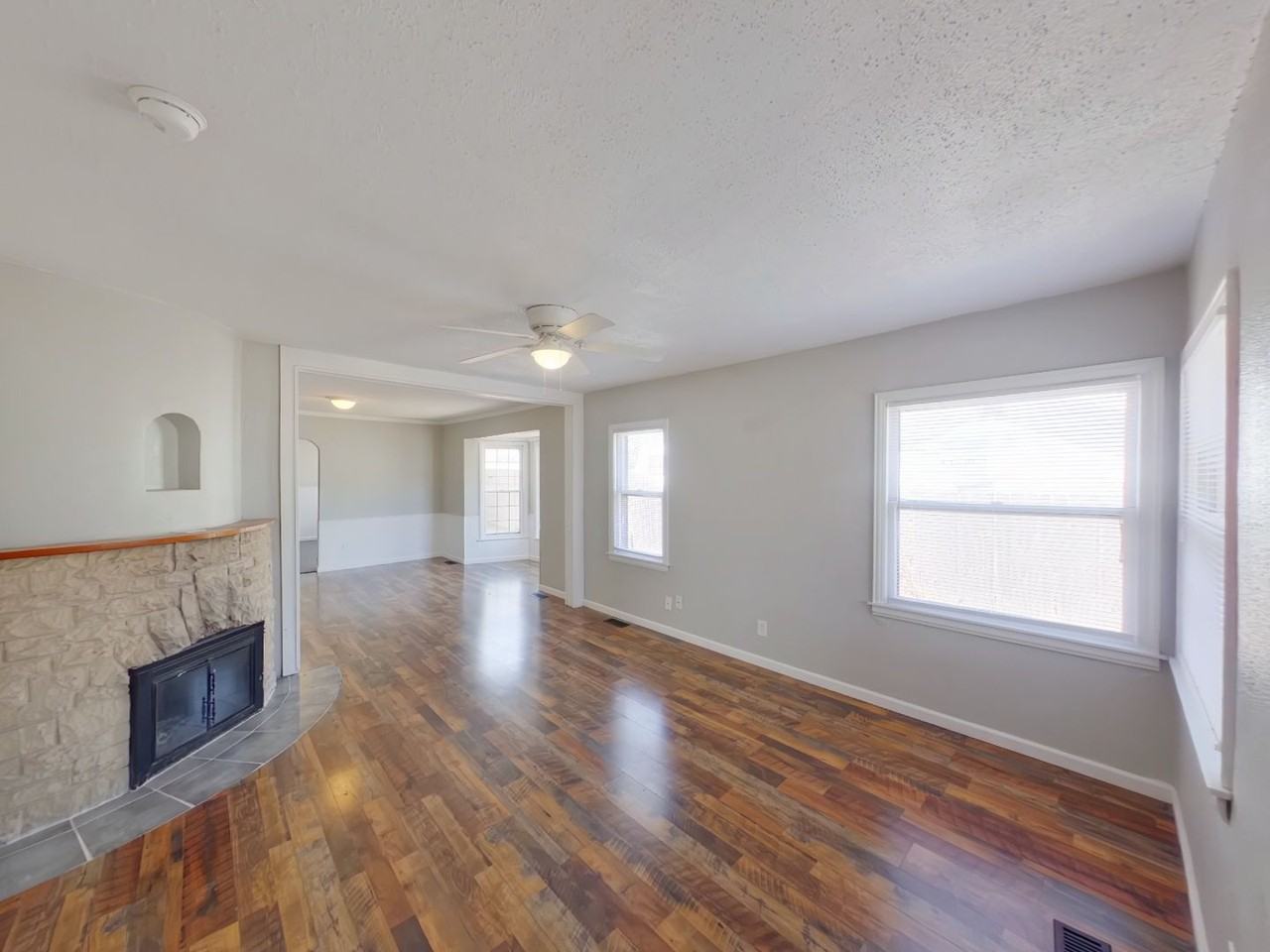 417 South Leonine Street - Photo 2 of 17