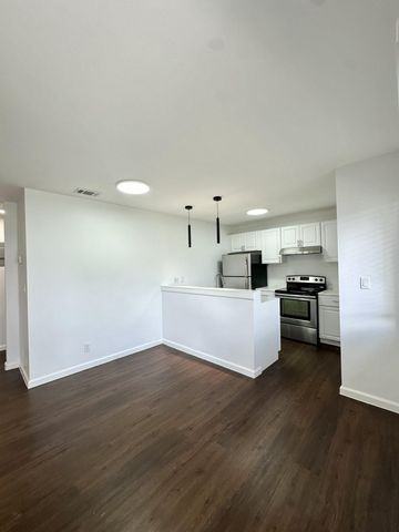 203 East Tiffany Drive - Photo 3 of 5