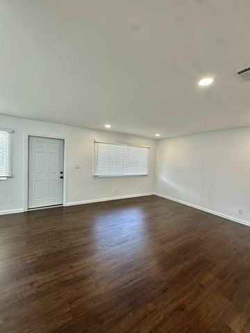 203 East Tiffany Drive - Photo 2 of 5