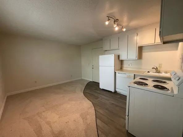 Absolute Must See, Great Price, Close to it All! - Photo 6 of 8