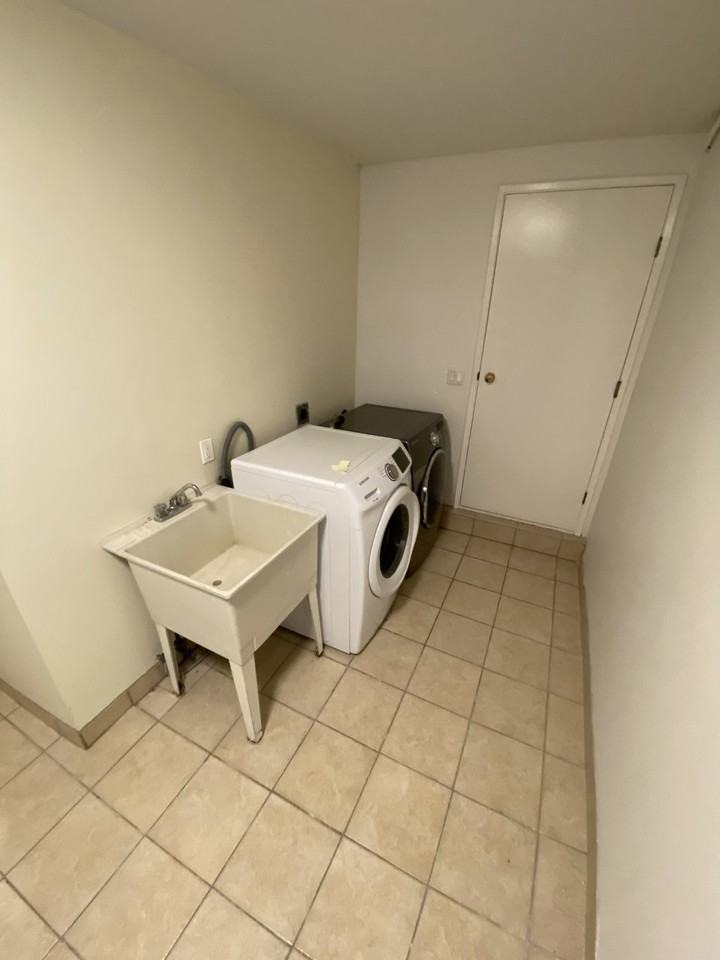 6179 Canada Way #B2 - Photo 7 of 8