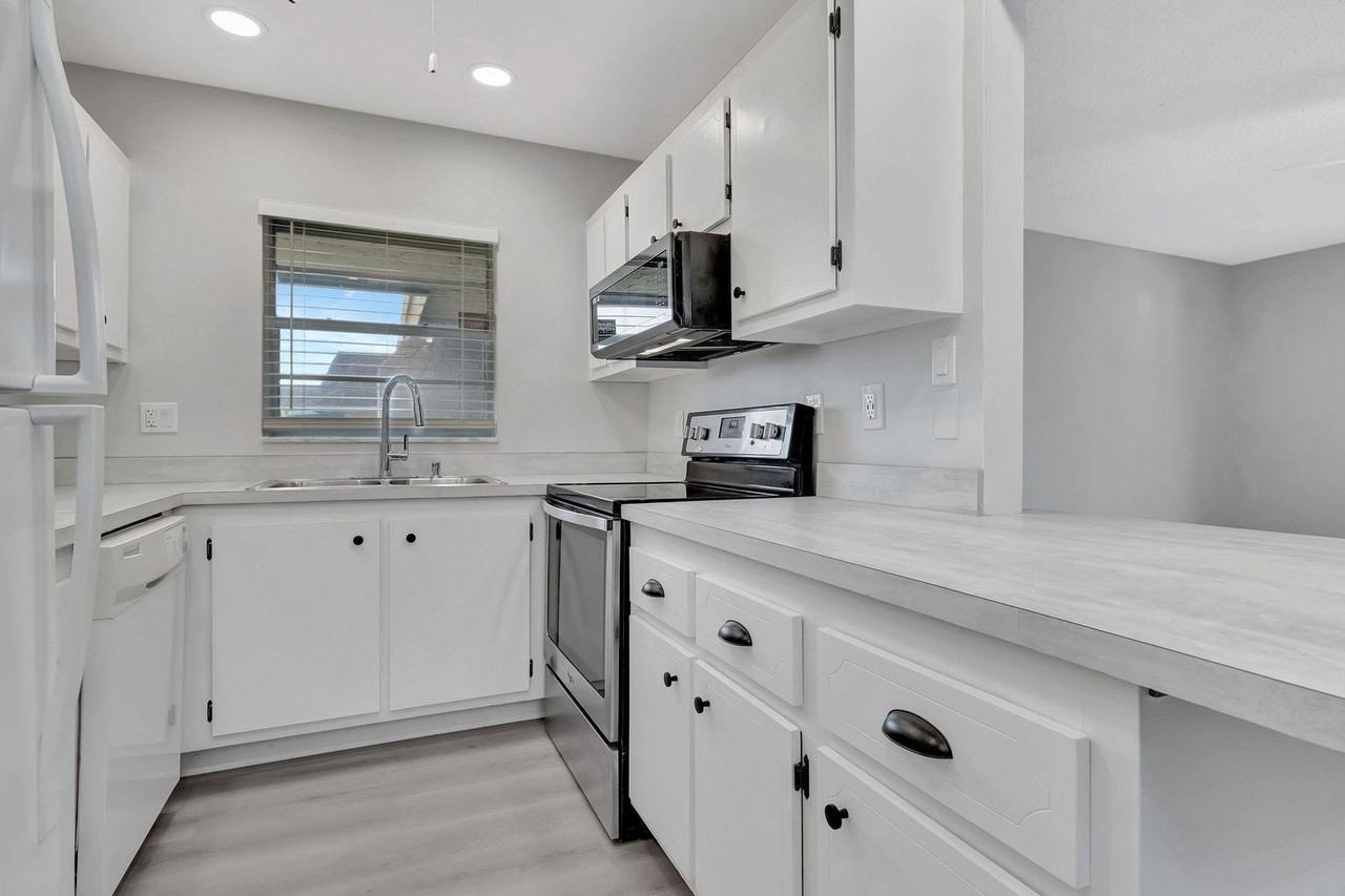 1251 Northwest 13th Street #433 - Photo 4 of 10