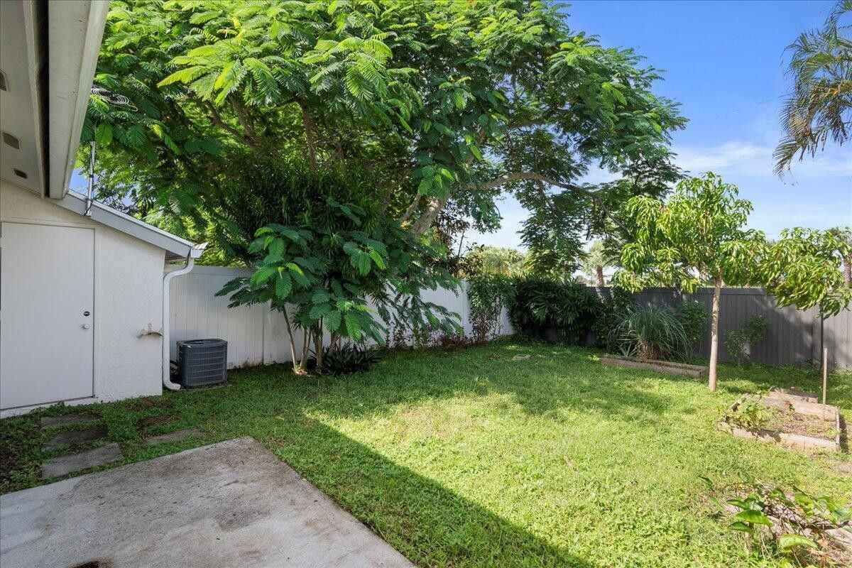 258 Palmetto Court - Photo 2 of 7