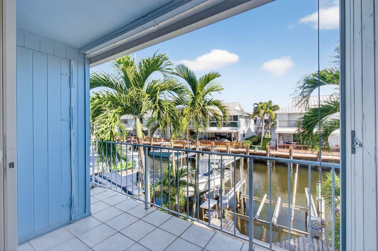 750 Rider Road - Photo 2 of 13