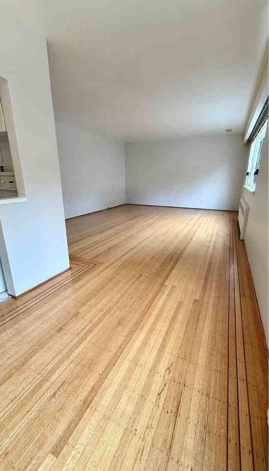 1121 Harwood Street - Photo 4 of 18