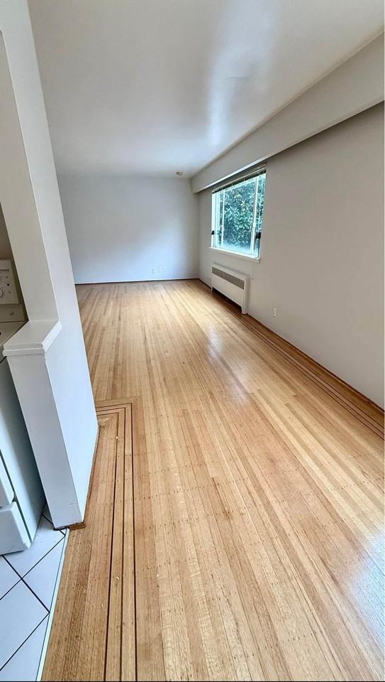 1121 Harwood Street - Photo 5 of 18