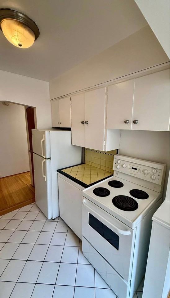 1121 Harwood Street - Photo 6 of 18