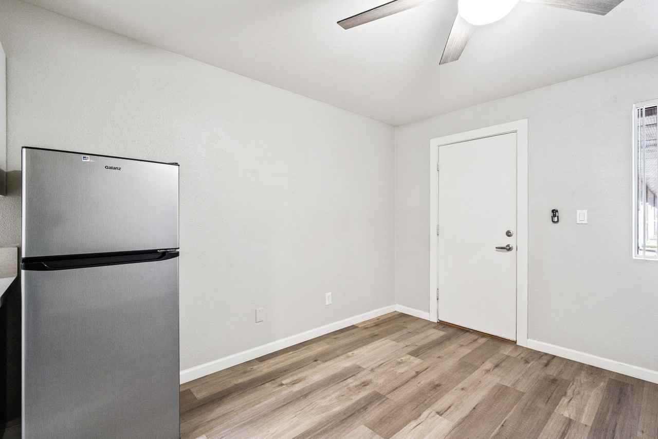 3025 North 32nd Street #2 - Photo 5 of 22