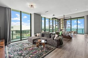 featured image of NE 32nd St & Biscayne Blvd