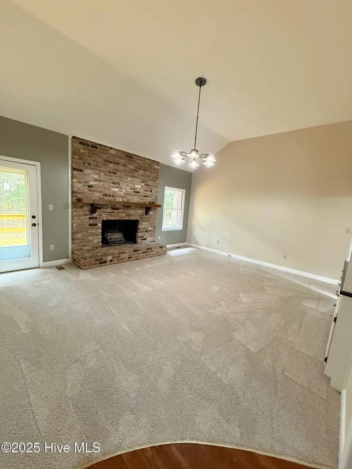 107 East Baywood Lane - Photo 4 of 25