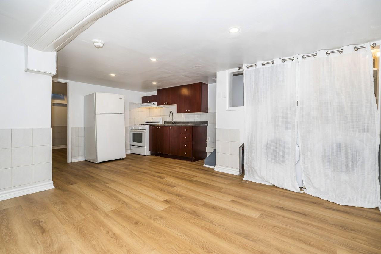 209 Clinton Street #A - Photo 4 of 10