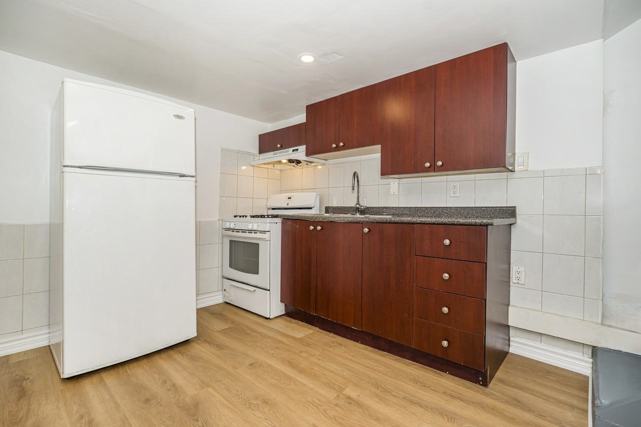 209 Clinton Street #A - Photo 5 of 10