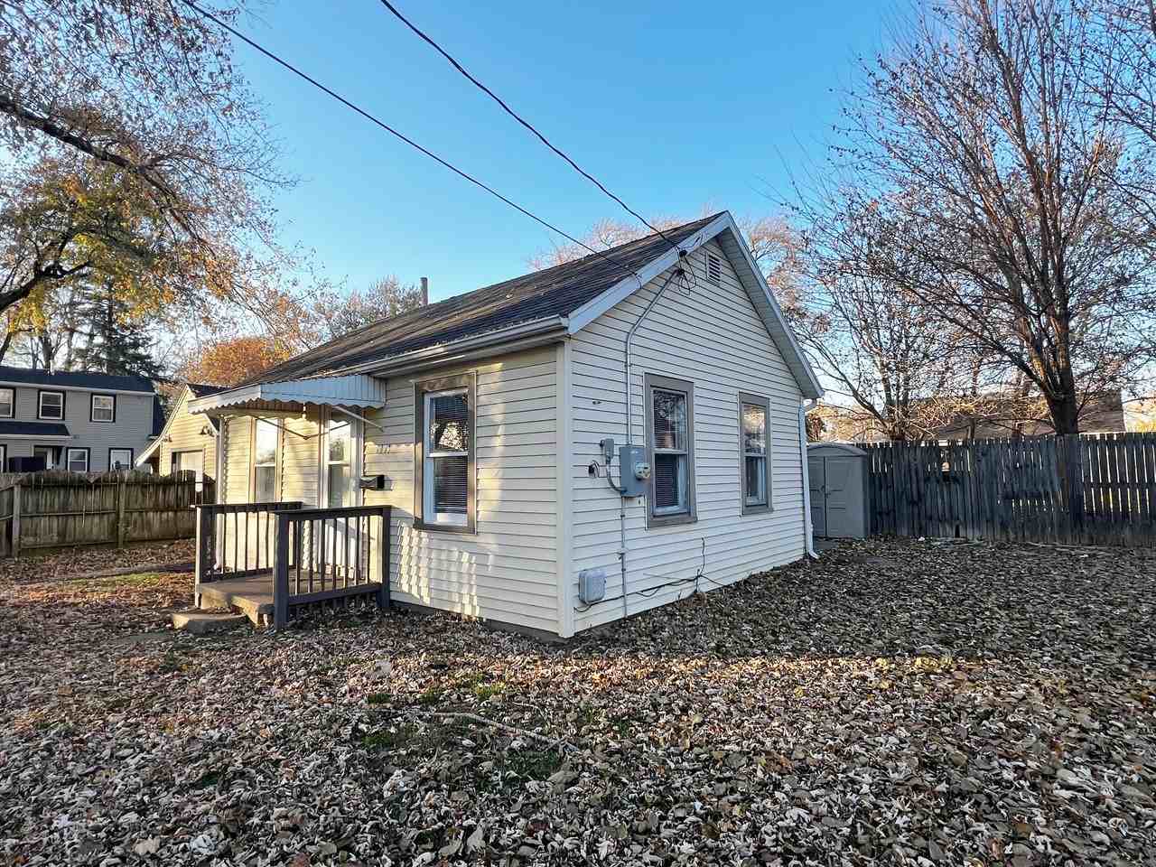 1411 East Crestwood Drive - Photo 3 of 12