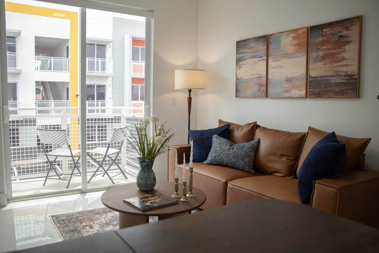 W 29th St - Photo 2 of 8