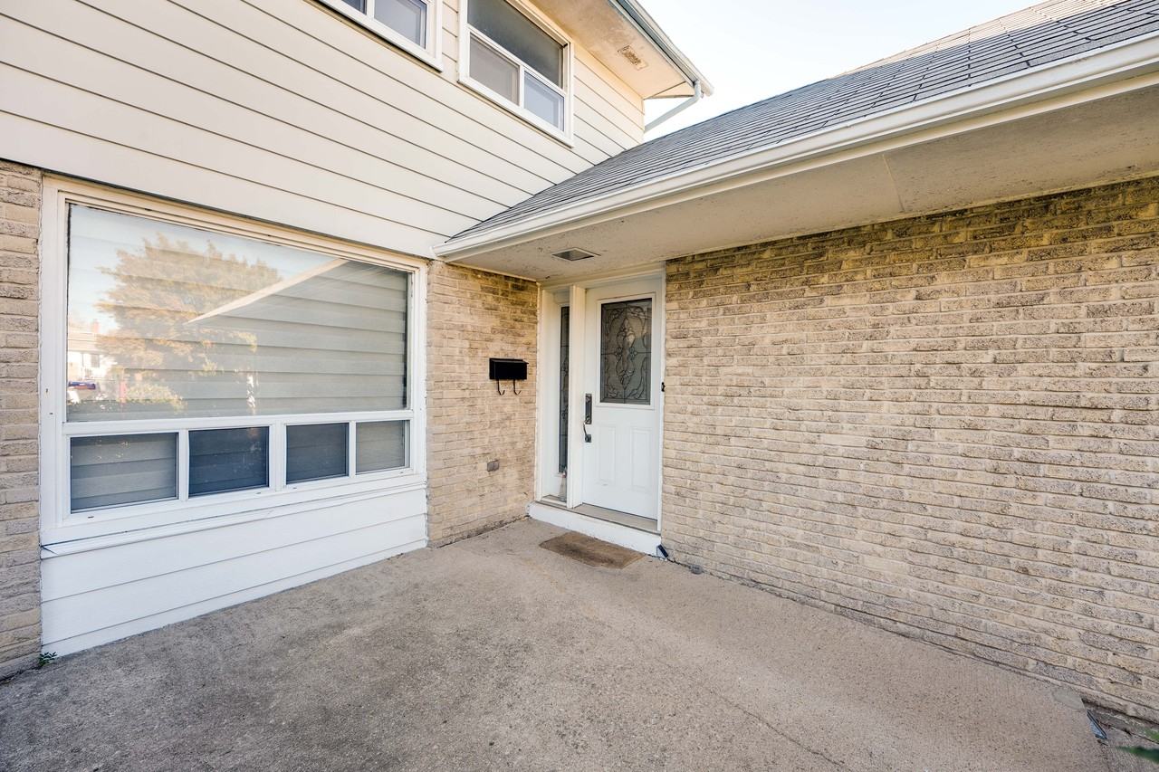 7556 Wildfern Drive - Photo 3 of 31