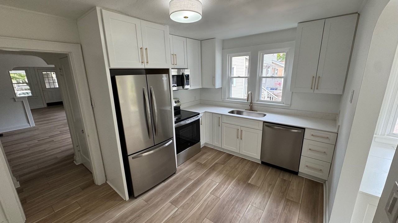 736738 Sheridan Ave #738 - Photo 2 of 10