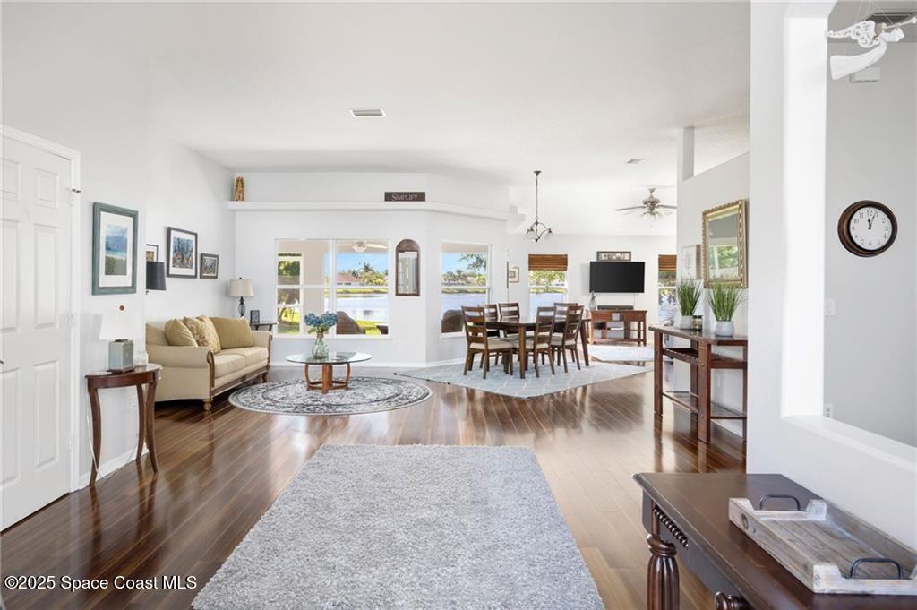 935 Southlakes Way Sw - Photo 5 of 8