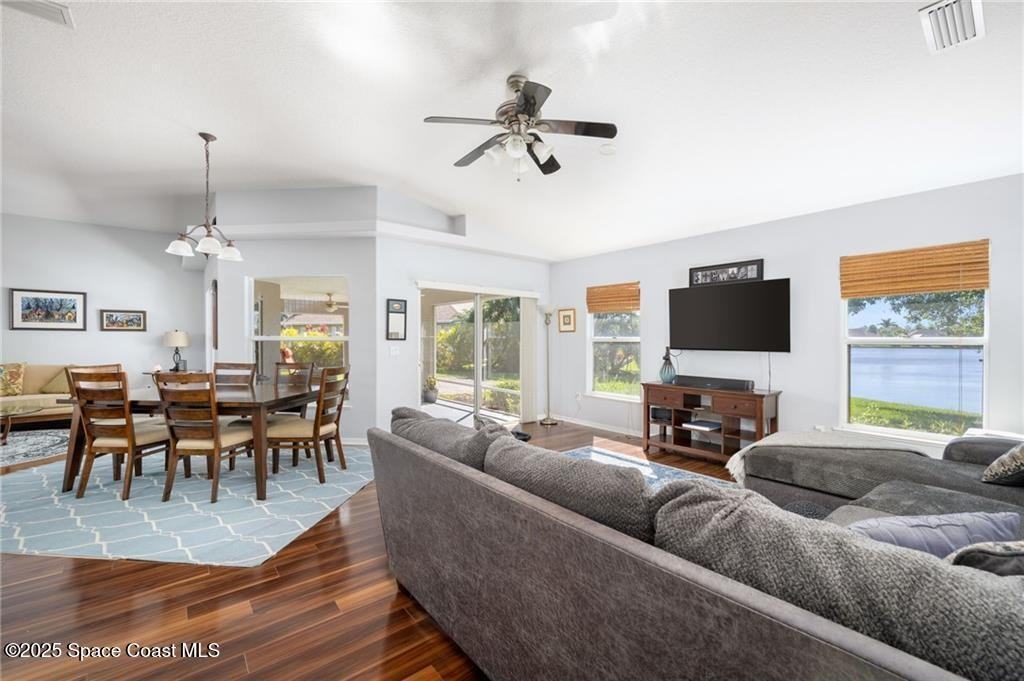 935 Southlakes Way Sw - Photo 6 of 8