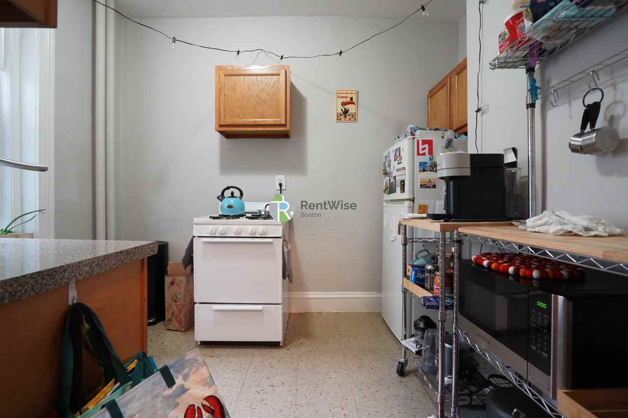 91 Gordon Street #6 - Photo 7 of 17