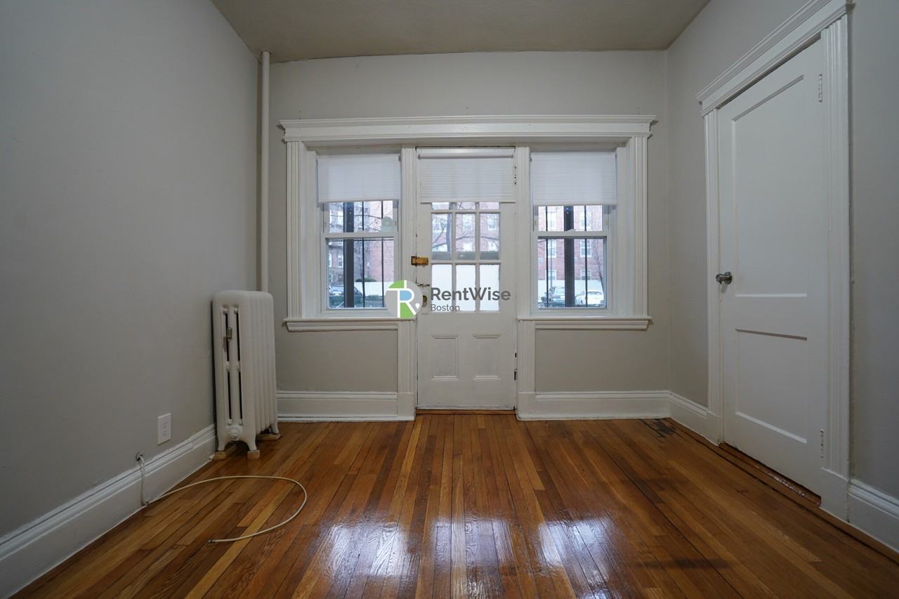 99 Gordon St #3