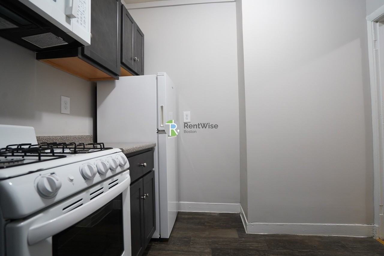 99 Gordon St #3 - Photo 5 of 20