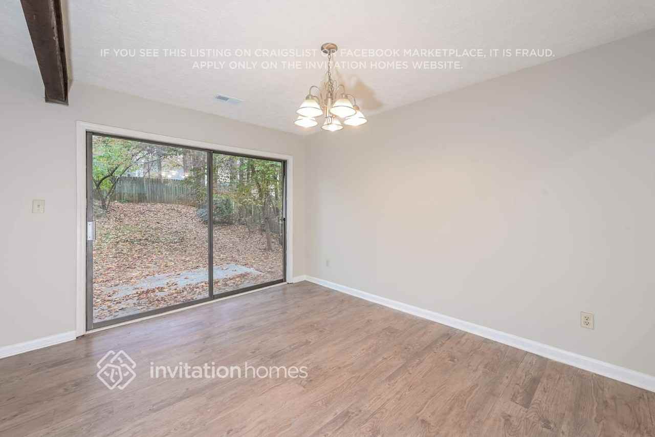 511 Pebble Creek Drive - Photo 5 of 17