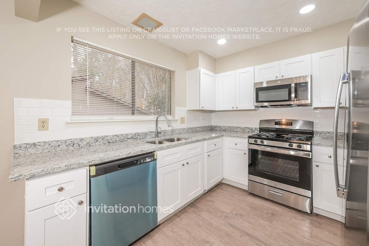 511 Pebble Creek Drive - Photo 6 of 17