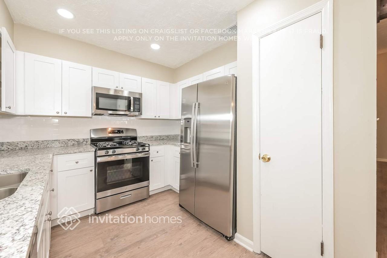 511 Pebble Creek Drive - Photo 7 of 17