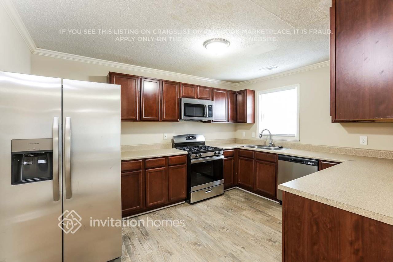 1999 Sandbrook Court Southwest - Photo 7 of 18