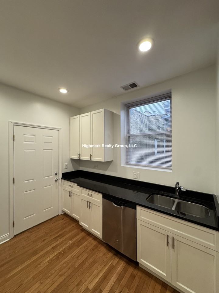 1155 W Lunt Ave #3M - Photo 3 of 15
