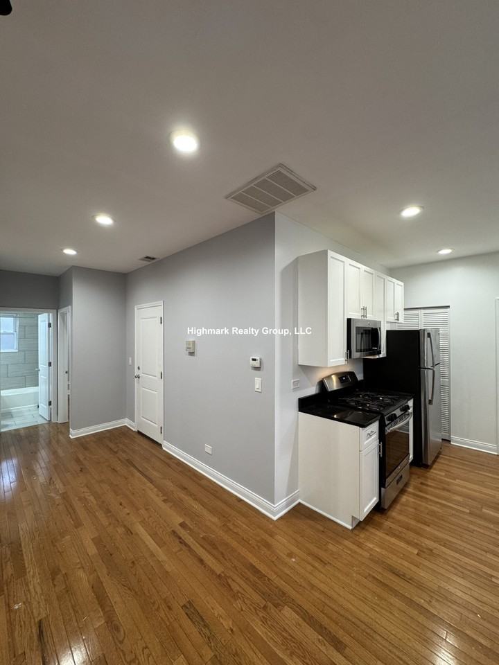 1155 W Lunt Ave #3M - Photo 7 of 15